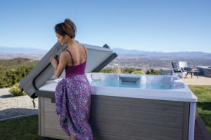 Protecting Your Hot Tub in the Rain and Other Inclement Weather